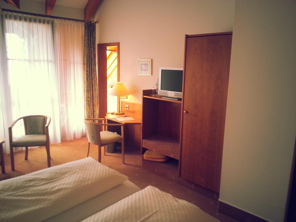 Hotel Seewirt Nonnenhorn Zimmer foto